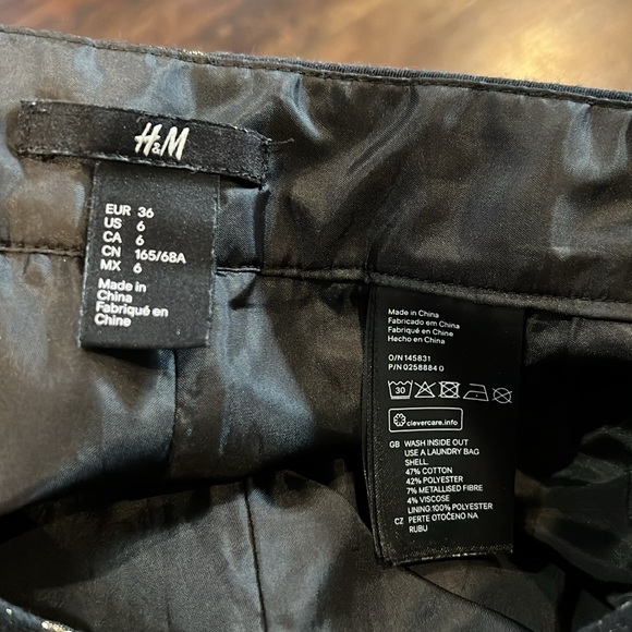 H&M high waisted gold panther shorts size 6 - Picture 4 of 4